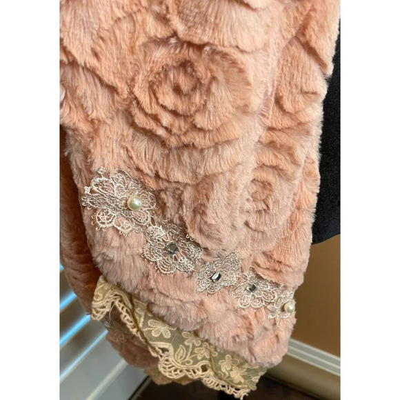 Chenille Style Faux Fur Scarf With Lace Pearl Detail Romance NEW Dusty Rose #2 - Picture 3 of 6